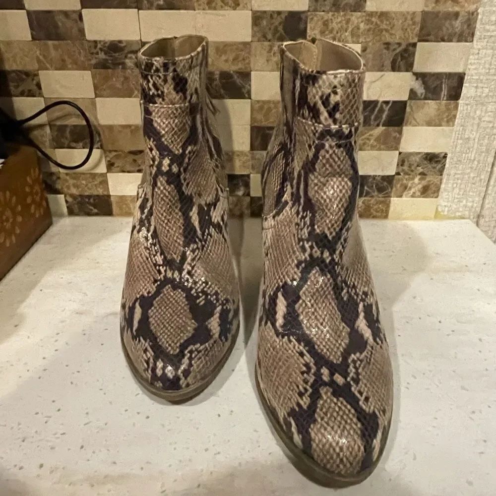 Anne Klein Booties - Picture 2 of 6